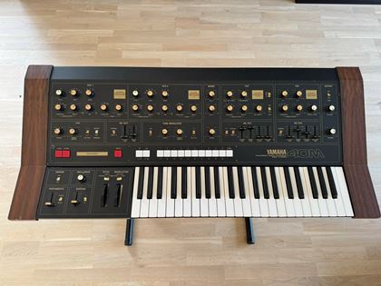 Yamaha-CS40M"